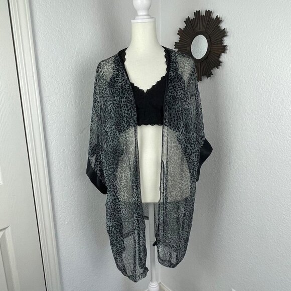 LA Intimates Cheetah Print Robe | VGT - Picture 1 of 6